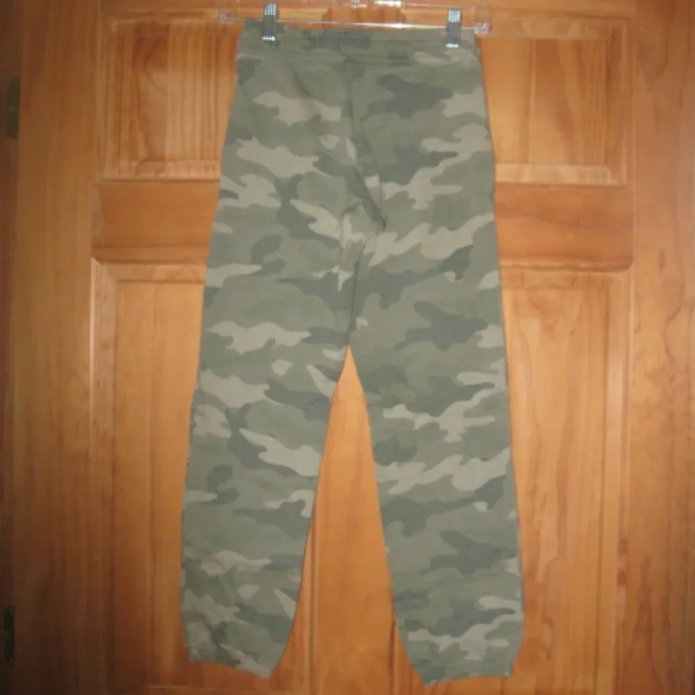 5/$30 Girls Old Navy Olive Camo Sweatpants
